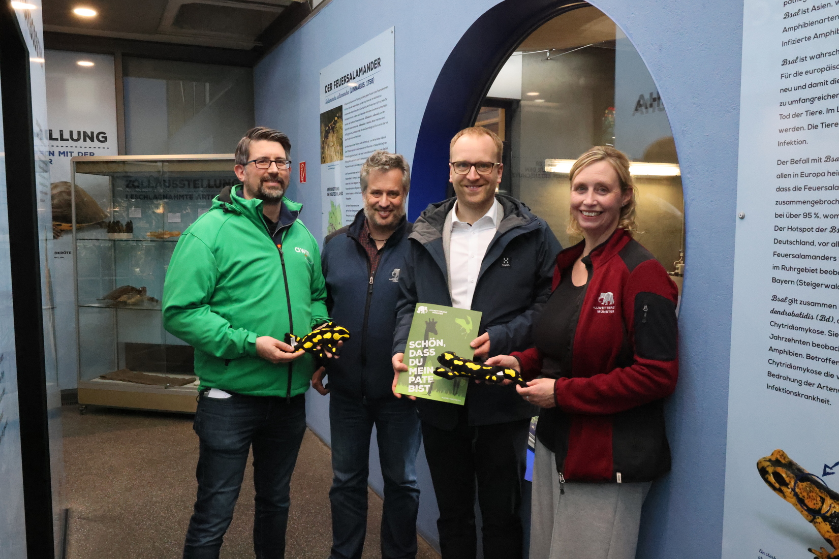 Die awm hat die Patenschaft für die Feuersalamander im Allwetterzoo Münster übernommen.