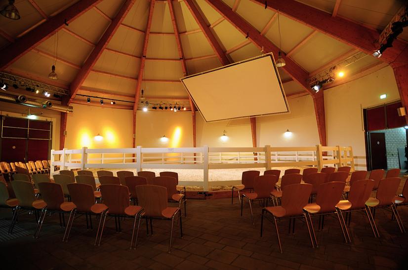 Die Manege im Pferdemuseum für deine Events in Münster